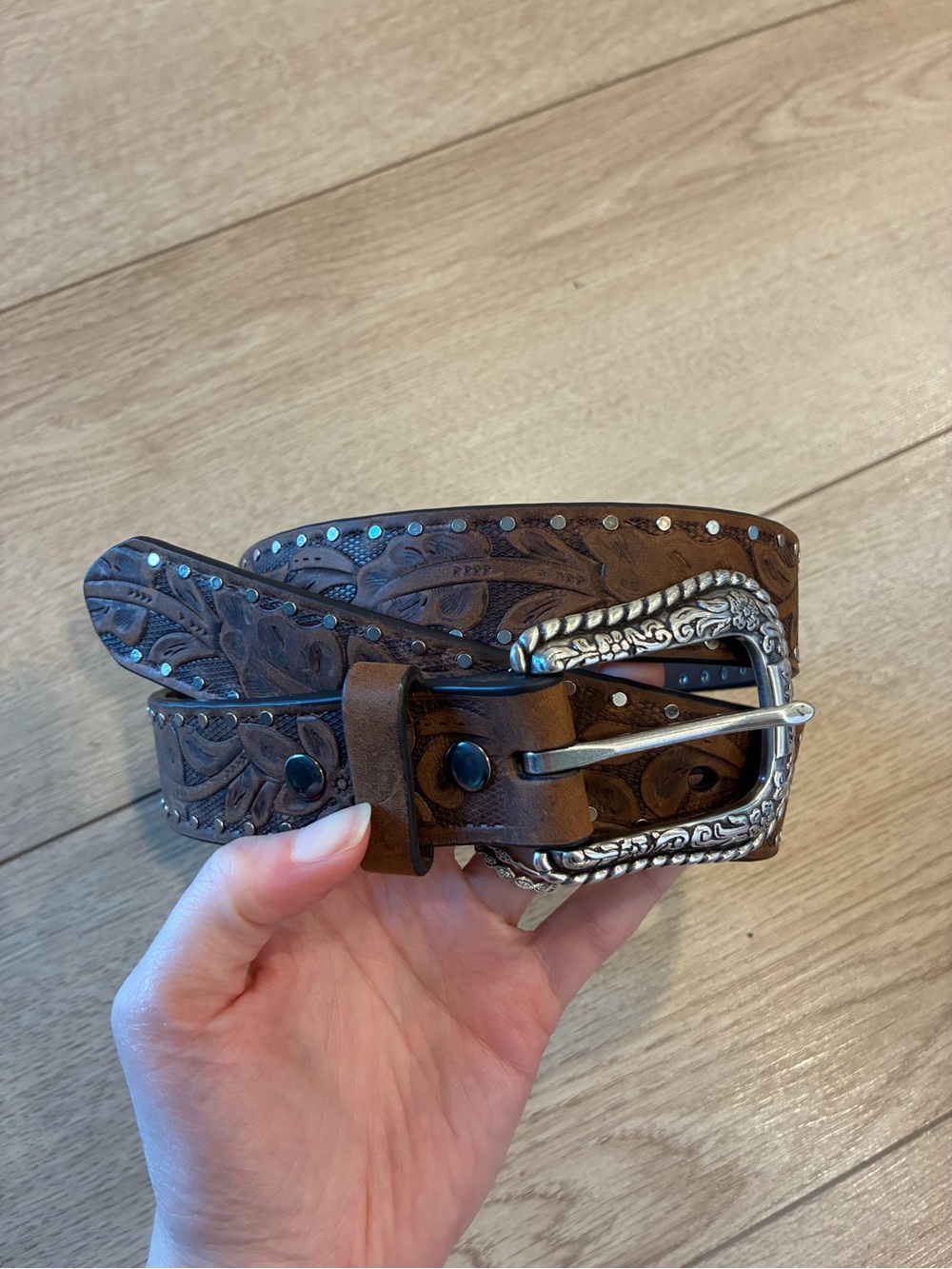 NWT Ariat Women’s Embossed Floral Nail Edge Belt Brown Size 34